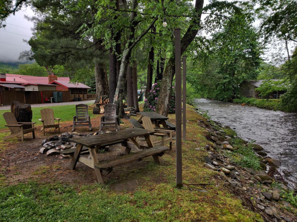 Smoky Falls Lodge Maggie Valley Eksteriør bilde