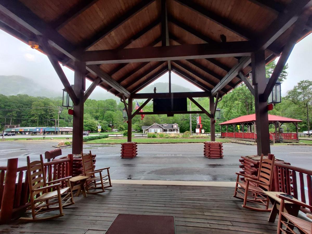 Smoky Falls Lodge Maggie Valley Eksteriør bilde
